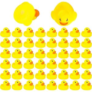 DERAYEE 50pcs Jouet de Bain, Jouet à emmener à la Plage – Petit Caoutchouc Canard Jaune Flottant – 36 Lettres et Chiffres en Mousse avec Filet de pêche et Sac de Rangement(Canard Jaune)